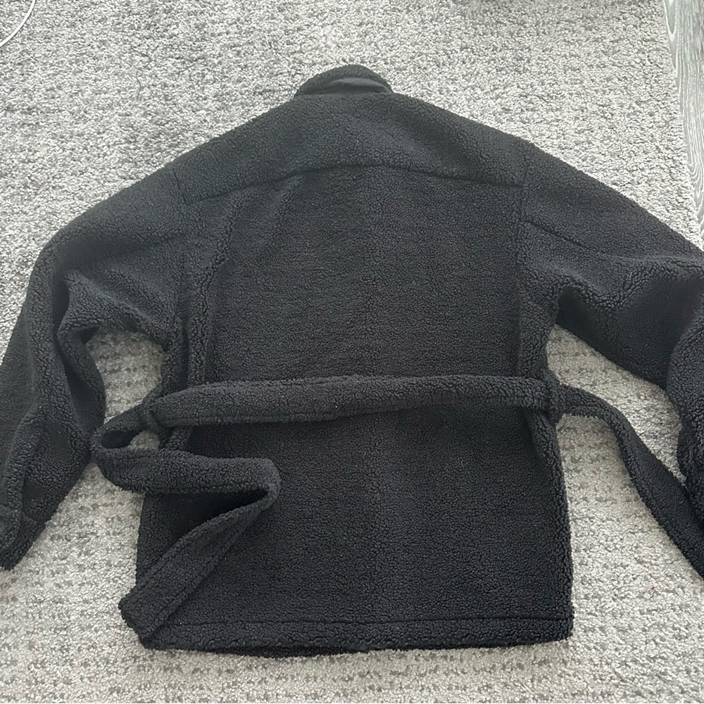 Uniqlo U Sherpa jacket with belt - Picture 13 of 14